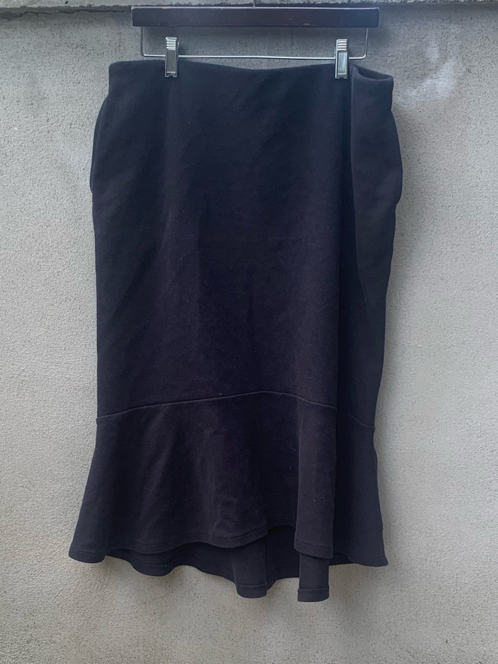 Uniqlo Black Knit Flared Hem Mermaid Midi Skirt Size 8